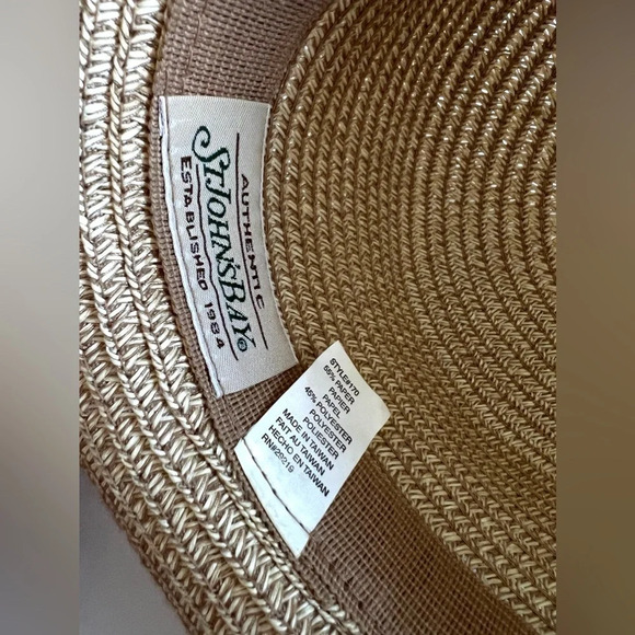 St John's Bay Women's Floppy Sun Hat Beige Woven Wide Brim Foldable - Picture 4 of 4